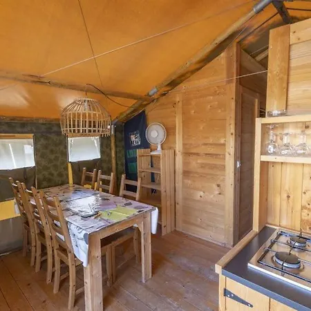 Easyatent Safari Tent Polari Prázdninový areál