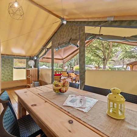 Easyatent Safari Tent Polari Prázdninový areál